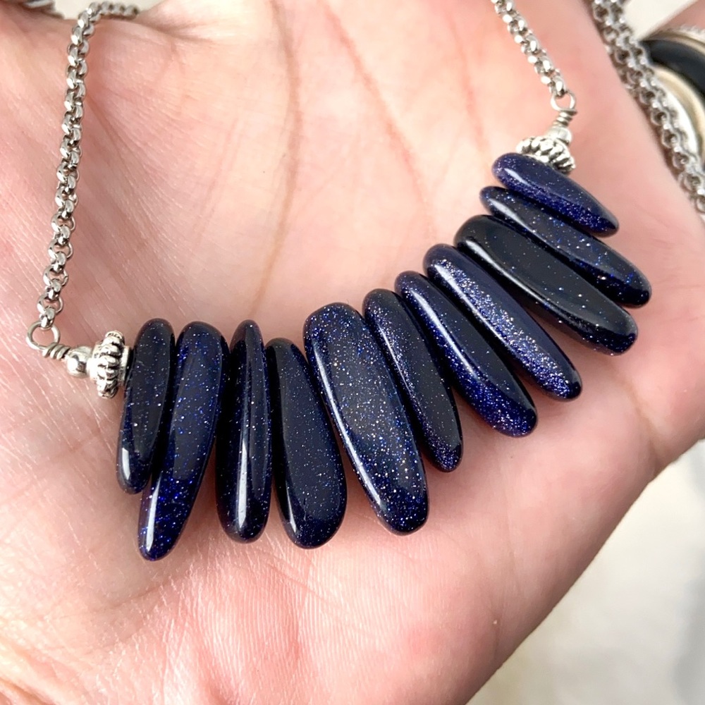 Blue midnight goldstone necklace & earrings set - Picture 2 of 9